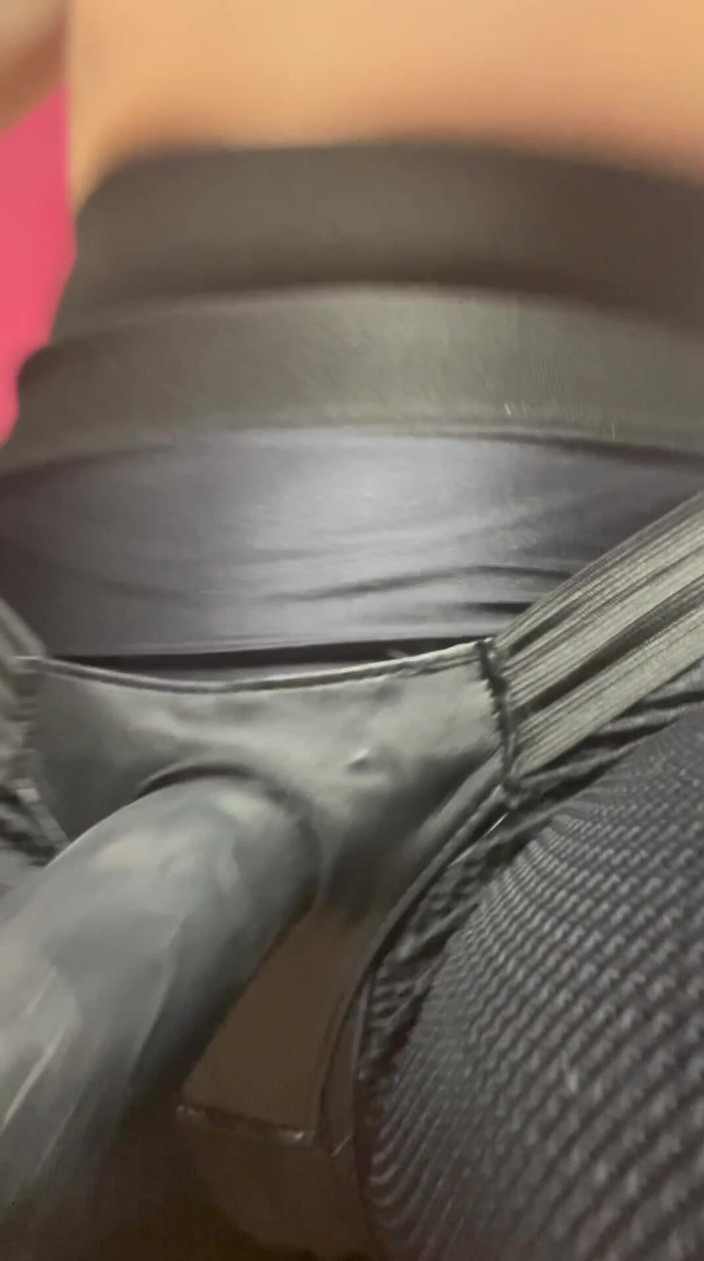 Skinny_lady69: Curul tău îmi aparține, curvă blegă