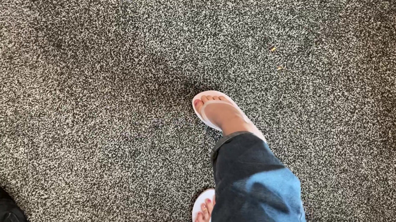 Alice Bean: Sandalen, fuß demütigung