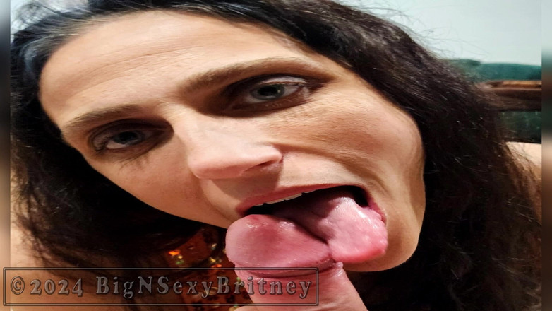 Big N Sexy Britney: Big N Sexy Britney - Stříkání a prezentace na obličej - Kouření