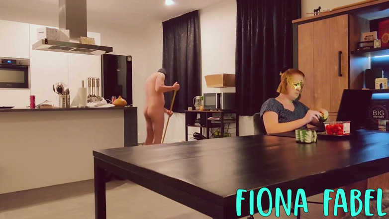 FionaFabel: Niewolnica domowa bogini Fiony