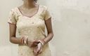 Saara Bhabhi: Hindský sexuální příběh Roleplay - Saara Bhabhi požádala svého devara, aby...