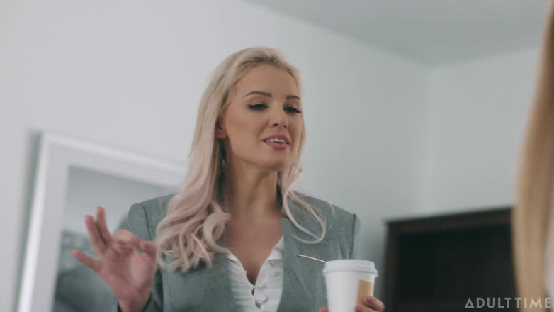 Adult Time: Adult Time - stagista lesbica haley reed seduce il capo kenzie...