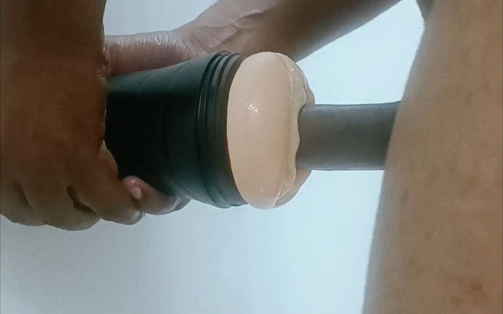 Nikkigussain: Kongkek dubur tegar