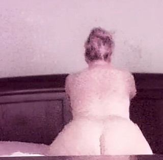 LI Mommy: Close up - pantat bahenol cewek cantik ini