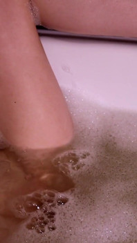 Knackarsch-Spielzeit: Pee, Queefs & muschi Fountain