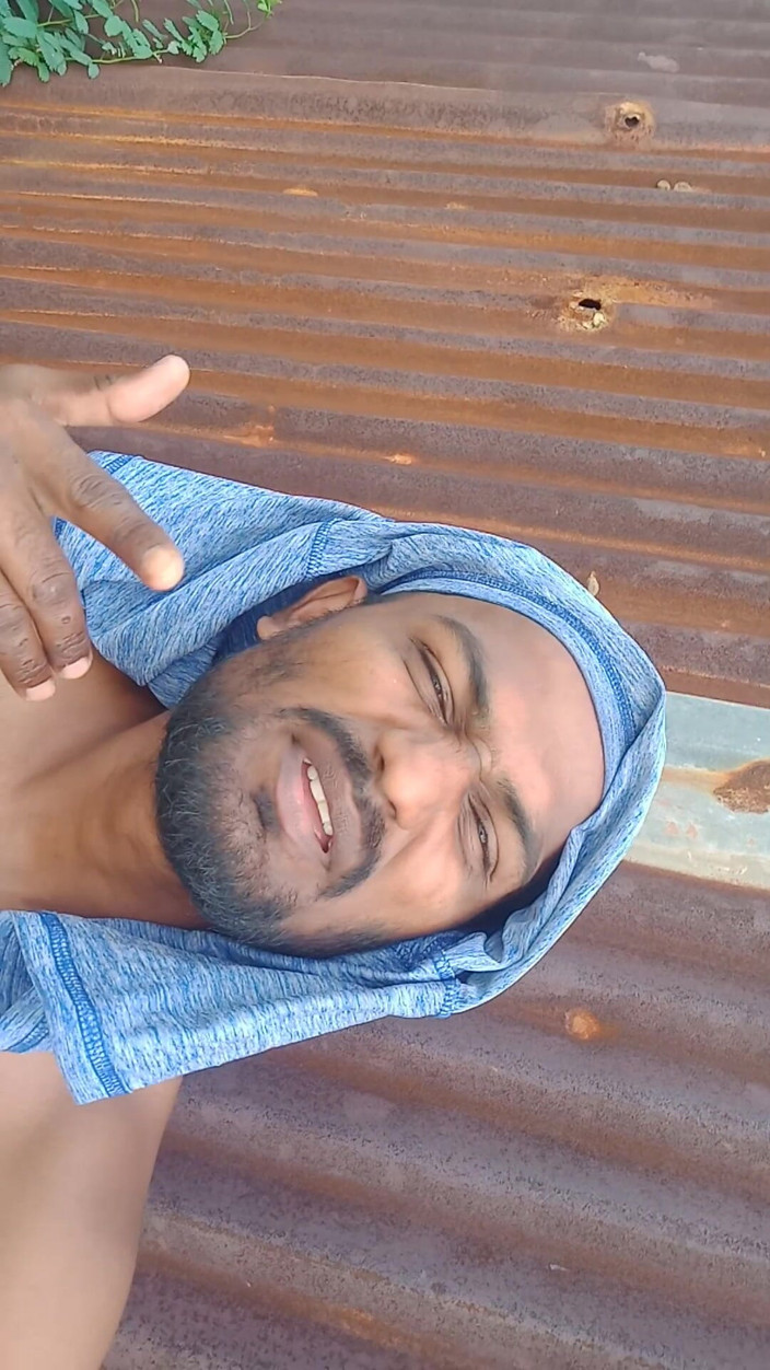 KUMBHA MANOJ KUMAR: 내 병원 뒷편 개인 장소 Xhard Star 인도 영어