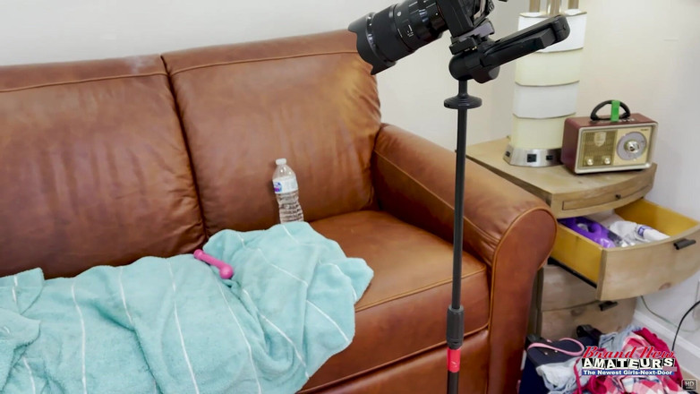 Brand New Amateurs: Drobná blondýnka Velká prsa Annie Archer Dildo BJ Vášnivé polykání...