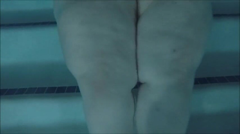 BBW Pleasures: Trembler les cuisses de la SSBBW sous l'eau