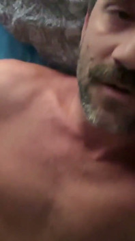 Tim blesh si masturba il cazzo