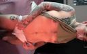 Bastian Myers: टैटू वाला लड़का वेबकैम पर लंड मरोड़ता है