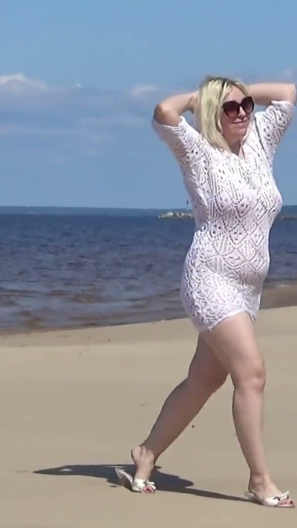 Lady Rose pee pee: goldan ren 96 - samudr tat par