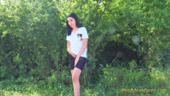 Pee Adventures: Provando duramente a svuotare il suo edicolato all'aperto