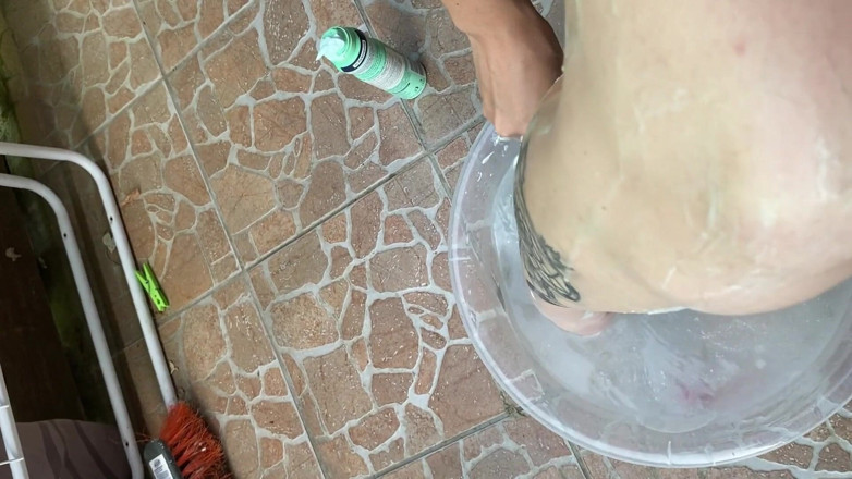 Cuteblonde666: Hairy legs shaving