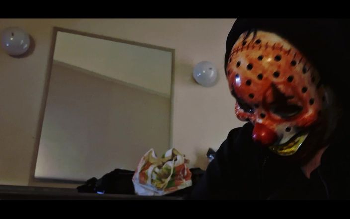 jayden snake: Un clown me fait peur et me fait squirter si...