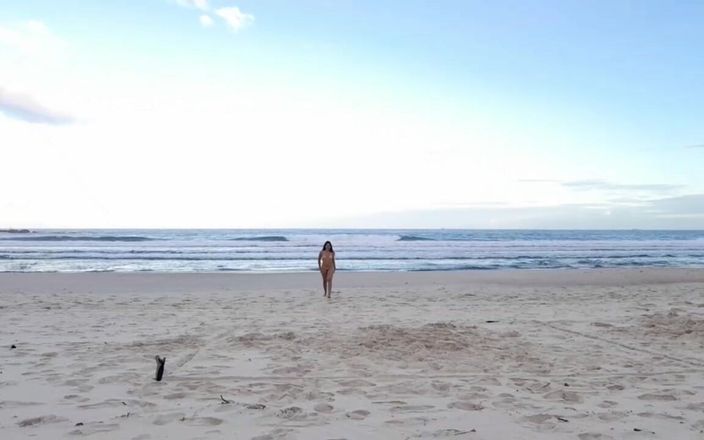 Couplebeach1: À la plage