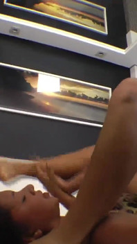 Potrestám tě mojí sexy nohou děvkou! - Nohy bojují s lesbickými top dívkami