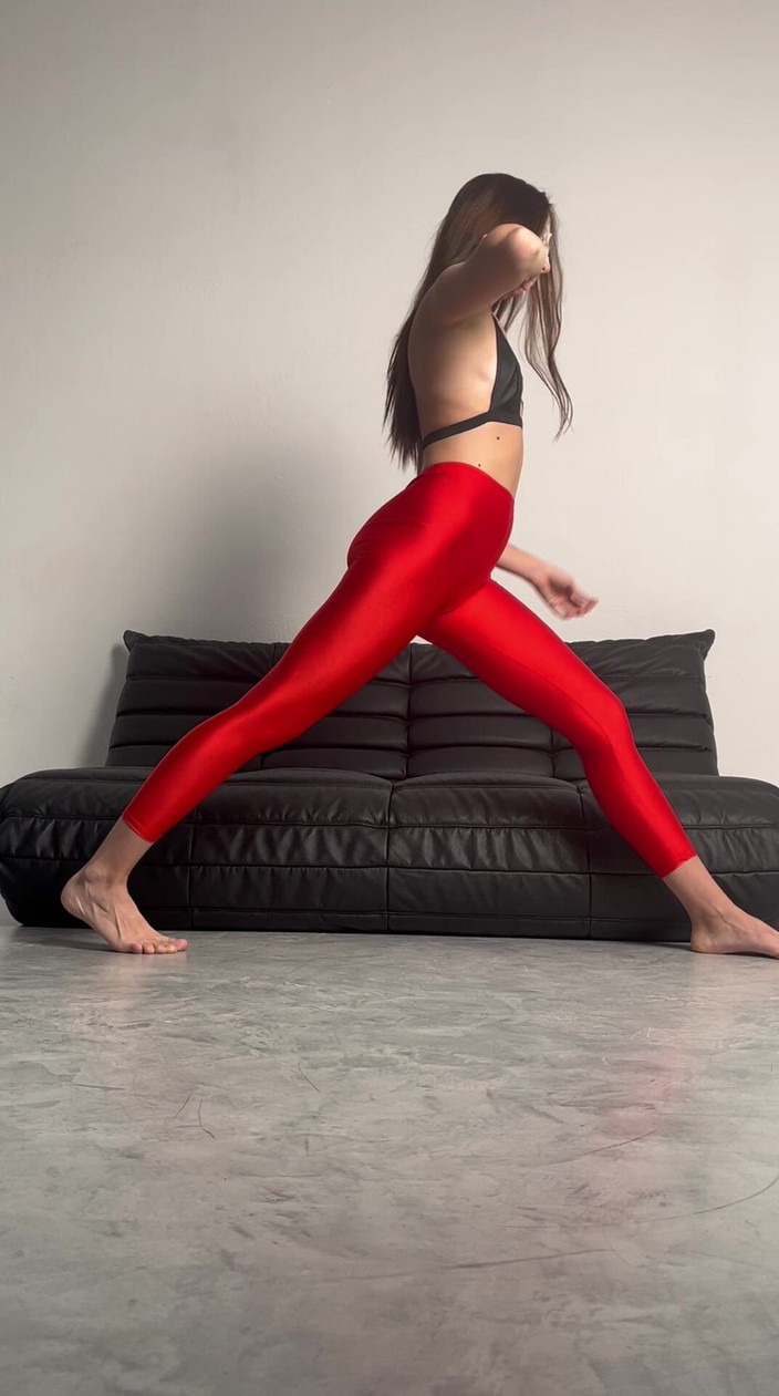 Skinny_lady69: Bingkap Shine nilon merah yoga