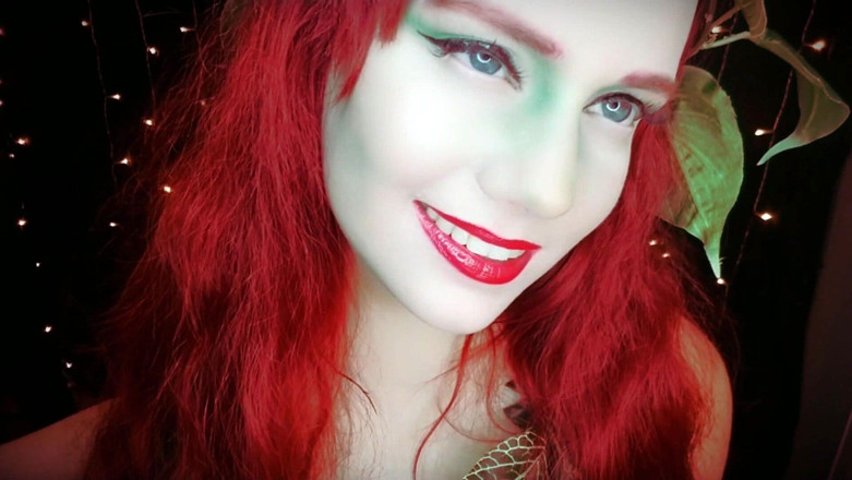 Scarlet Vixen: Mistressrix Ivy öpücüğüyle seni zehirliyor (wmv)