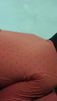 Manžel a manželka mají romantický sex v ložnici