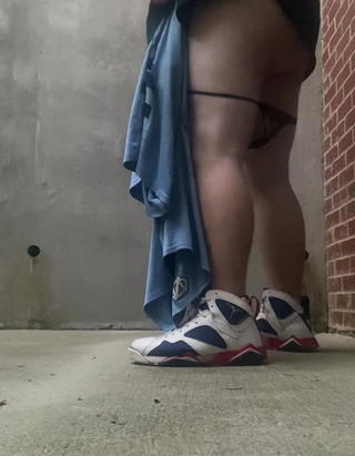 SissySlutUsed: 交叉穿衣服想要被娘娘腔婊子推到展示她的使用