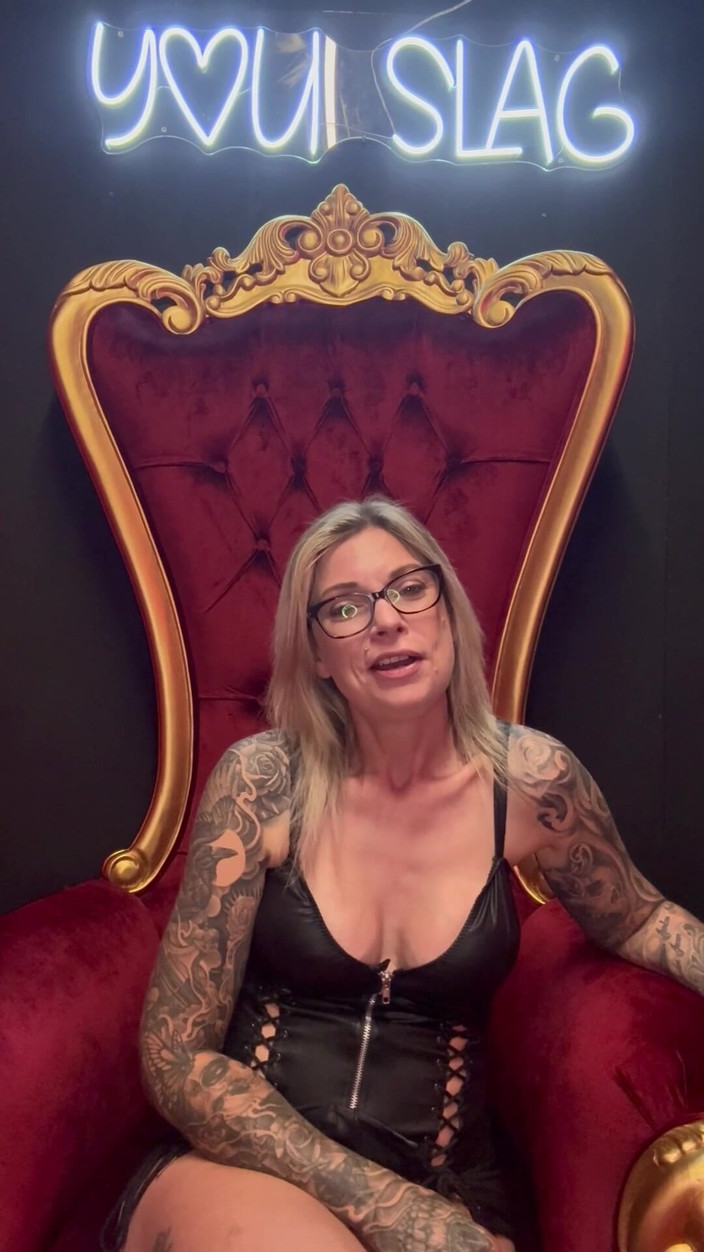 JessieRaexx: Un'altra Umiliazione Di Un Piccolo Cazzo