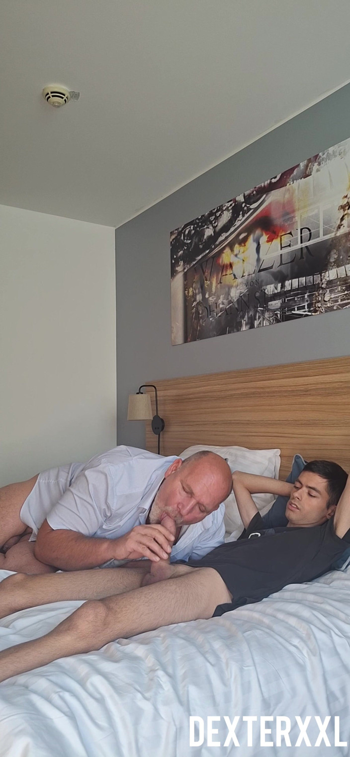 Dexterxxlfun: Cinsel zayıf adam Rafael kocaman şişman popomla sevişiyor – eşcinsel, prezervatifsiz