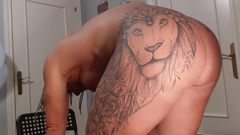 Danaxmuscles: Merokok dan memakan kontol bajingan