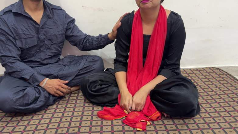 Hornycouple149: Desi fru delar med en Baba (hindi ljud)