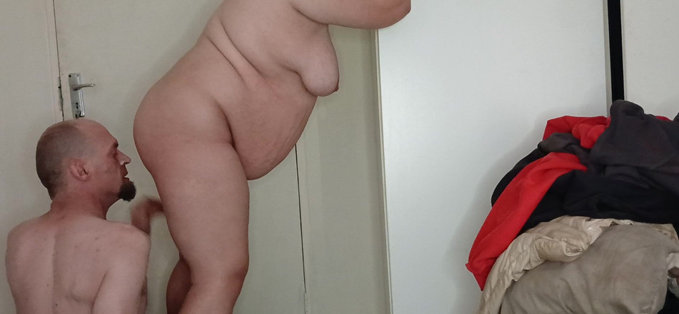 BBWLOVERS: Милфу-толстушку трахают сзади стоя