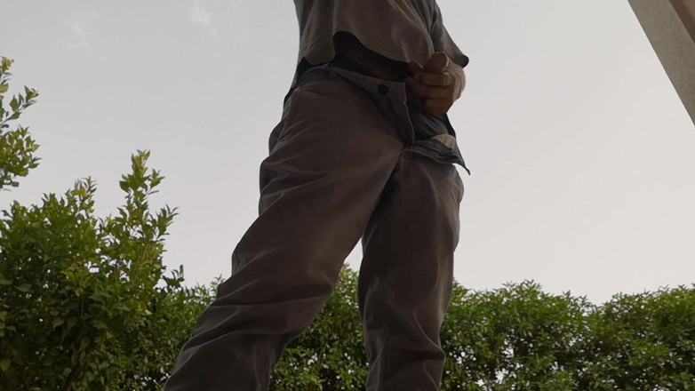 Rafael Torreano: Sigara içerken açık havada hızlı mastürbasyon