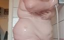 Sexy curvy: Dicke titten in der dusche