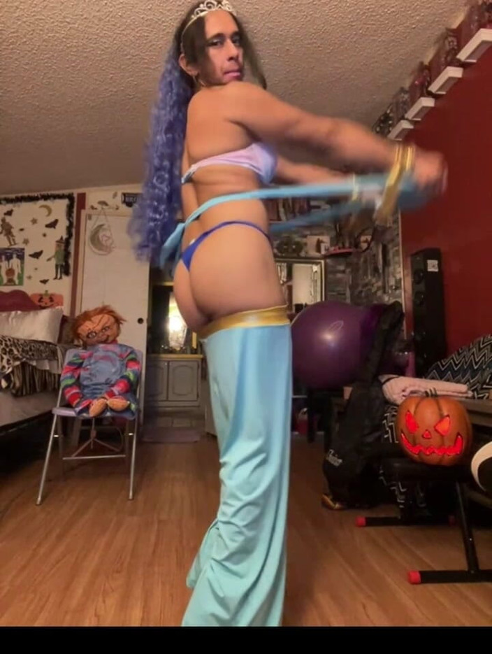 TSJade95: Princess Tsjade Stripdances in Halloween Costume