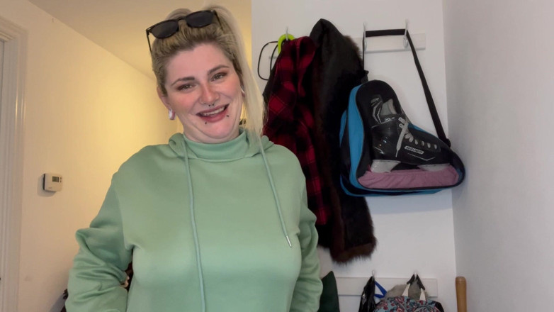 EeveeXo: Hockey stiefmutter wird blondine und fickt den besten freund ihres...