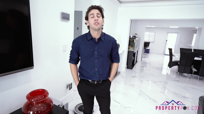 Helpless Boys: Propiedad en primer plano - Dylan Drive - negociando con mi culo