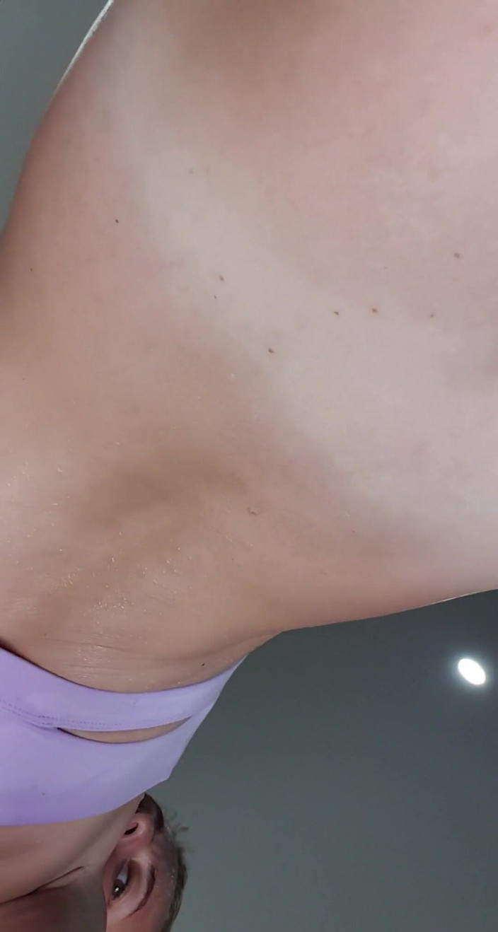 MissAnja_FH: मैं फिर से बहुत पसीने से तर हो गया हूं क्या आपको कड़ी कसरत के बाद मुझे पसीना टपकते हुए देखना पसंद है?