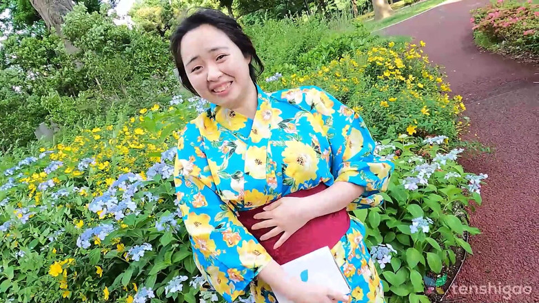 Tenshigao: La carina signorina Noa Makino è la nostra più recente modella...