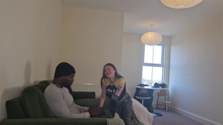 Shadow Dimitri: ベビーシッターのオリビア・キーンがシャドウ・ディミトリとセックス