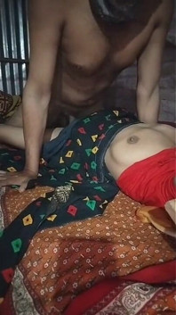 Ich habe eine desi jungfräuliche stieftante in der nacht gefickt