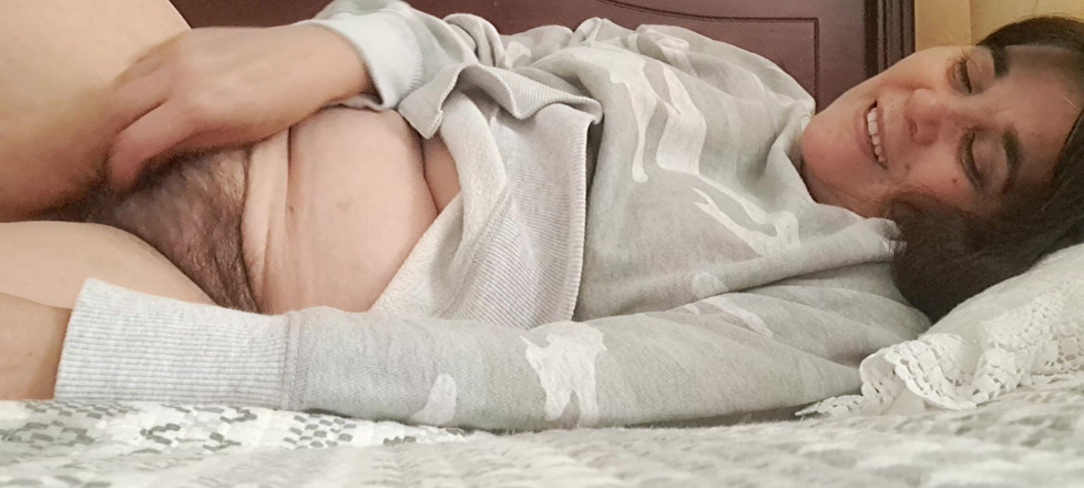 Mommy big hairy pussy: Mama vitregă a futut sex cu vedere la persoana 1