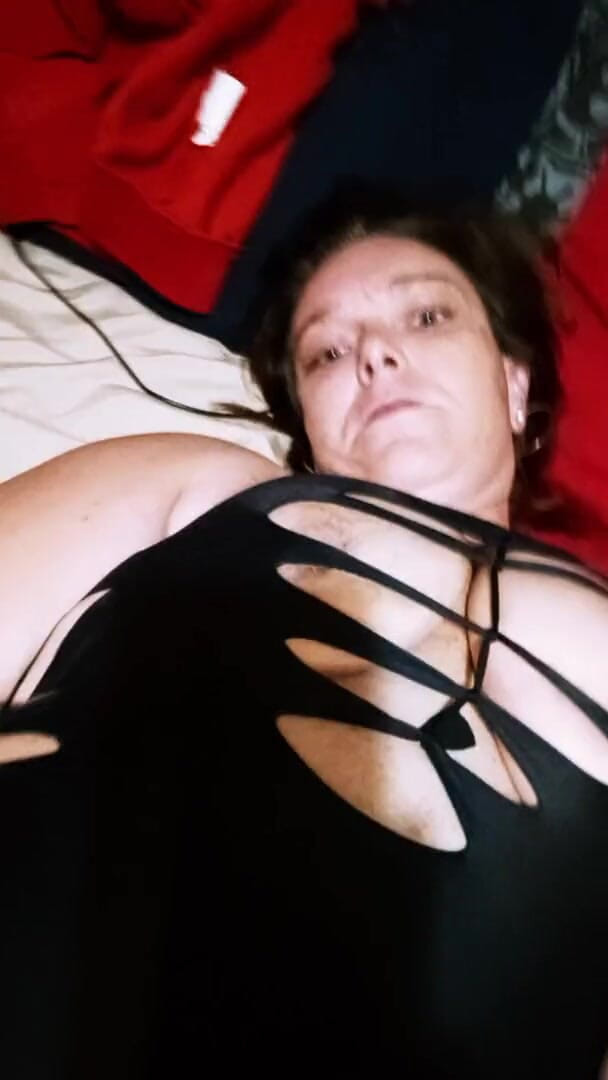 Chrissy420: Oholím se