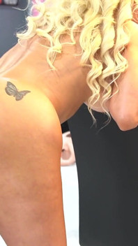 PAWG Summer Sharp chce, aby jí Teddy Tarantino vystříkal celý zadek