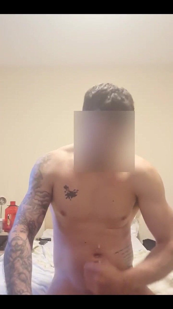 Englishtom20vip: 不能打一个厚颜无比的午后小屌