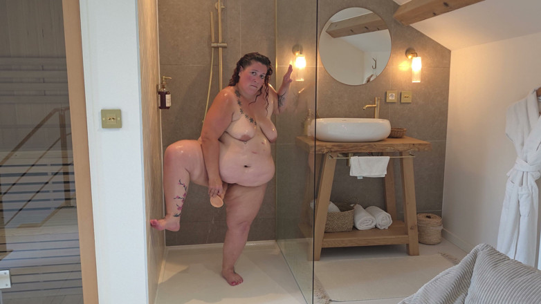 abricot sucree: I Masturbate in My Shower