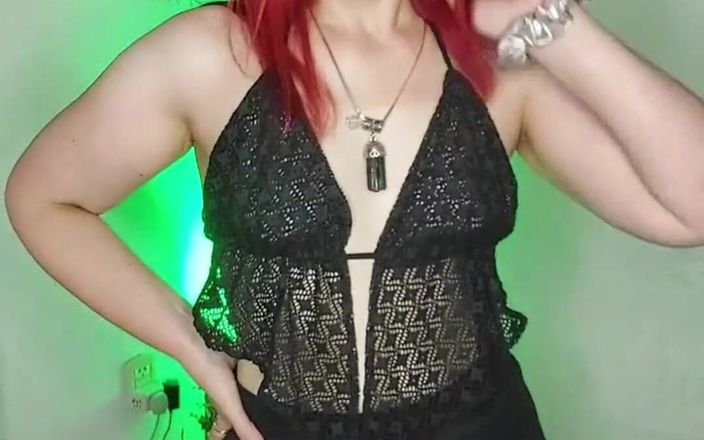 Tu Gauchita Argentina: Hago que mi cornudo elija una tanga para poder follar...