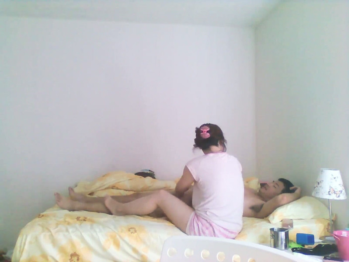 SquishMallow3328: 顺从的中国少女吮吸我的鸡巴20分钟