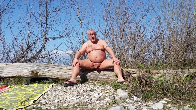 CiccioloBrizzolo: Una Bella Pisciata All'aperto