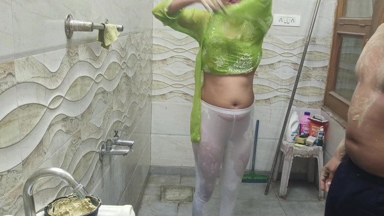 Hornycouple149: Индианка Sutela Bhai видела, как сводная сестра делала скандал и даже после того, как отказалась требовать от нее снять одежду и пососать