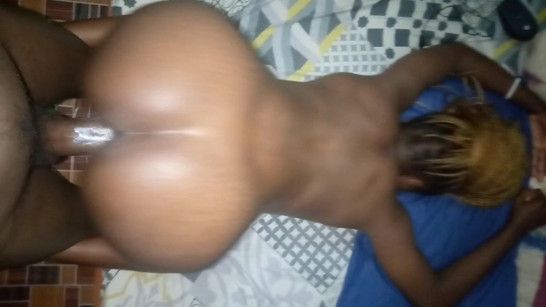 Kimspot01: Melatih adik tiriku yang masih perawan cara ngentot gaya doggy,...