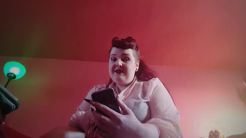 Mxtress Valleycat: Barefoot Giantess Bullies Freshman