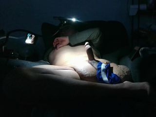 Lymph Guy: Une amputée se réveille pour tirer une énorme éjac épaisse